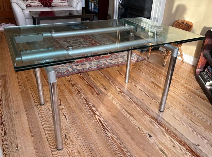Glass kitchen table - Extendable