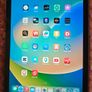 IPad 5th gen  32 gb SiM _ Mp242B/a Image 3