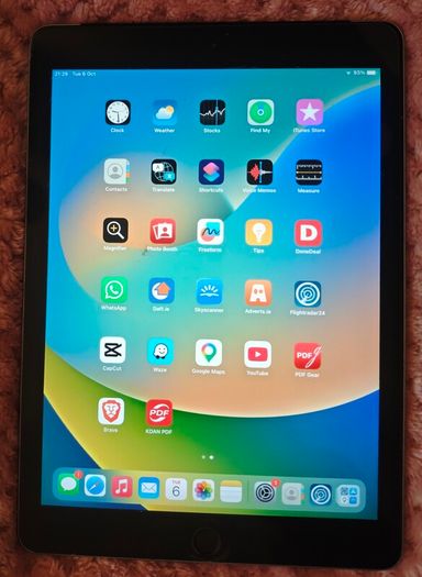 IPad 5th gen  32 gb SiM _ Mp242B/a