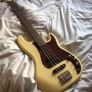 Electric gutair bass Image 6