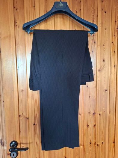 Calvin Kleik dark navy suit