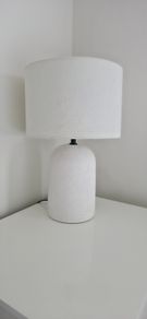 2x White stone contemporary lamps