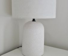 2x White stone contemporary lamps