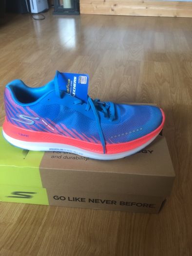 SKECHERS hyper burst