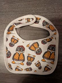 Hugsy from Friends Baby Bib Brand New