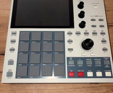 Akai MPC One Special Retro Edition in excellent condition.