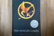 the hunger games suzanne collins