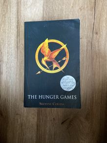 the hunger games suzanne collins