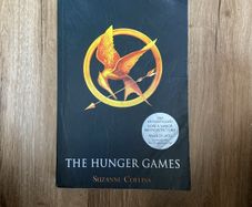 the hunger games suzanne collins