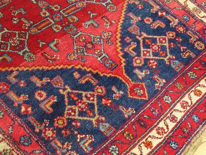 Beautiful Oriental Vintage Carpet/Rug.