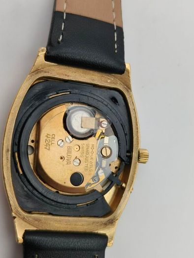 Vintage Bulova Swiss Quartz  Accuset  Day/Date  Gold-Tone Watch