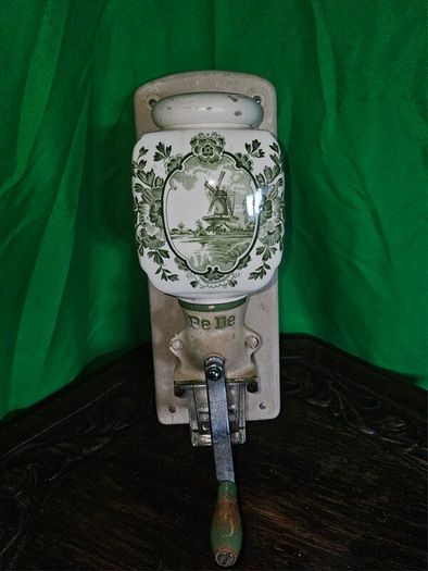 PeDe Dutch Coffee Grinder wall mounted