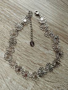 Choker necklace Openwork flowers,Claire's.