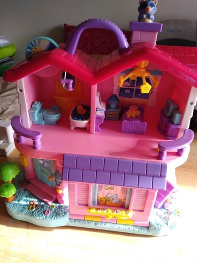 Hamleys toy house