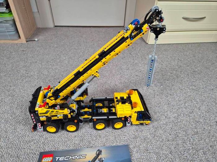 Lego Technic 42108 Mobile Crane