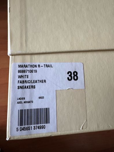Axel Arigato sneakers