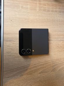 Samsung Galaxy Flip 4