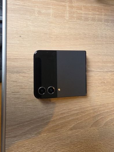 Samsung Galaxy Flip 4