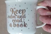 Mug with slogan   Keep calm and read a book