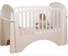 Lyndam cot