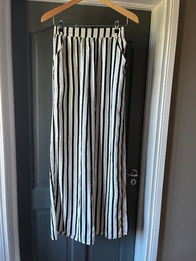 ZARA B&W wide leg stripped culottes Size XS/8