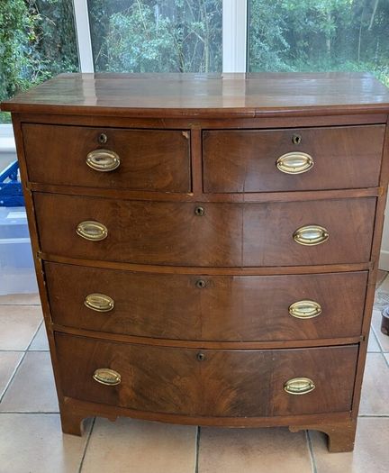 Bow fronted chest of drawers