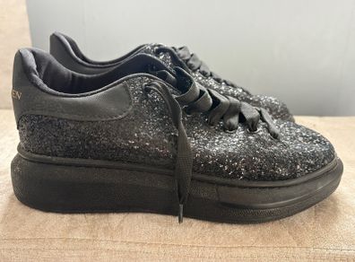 black trainers