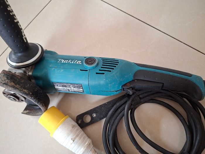 Makita GA5021 125mm Grinder 110v