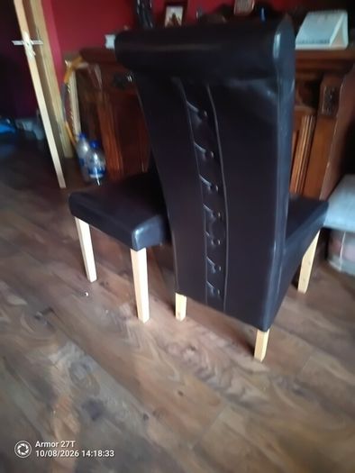 dining chairs x2