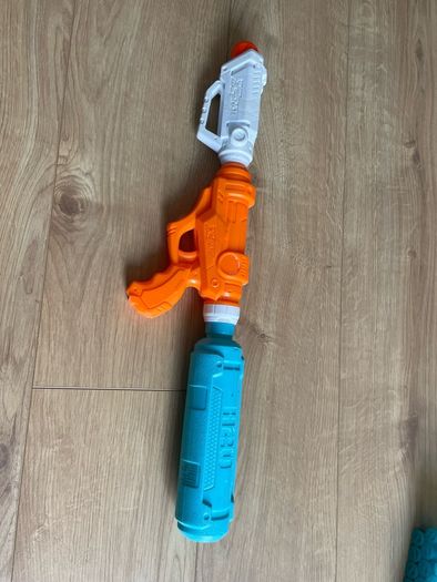 Nerf water gun