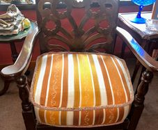 Sitting room chair