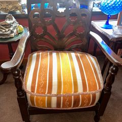 Sitting room chair