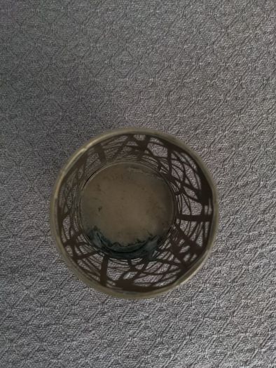 Metal tealight holder