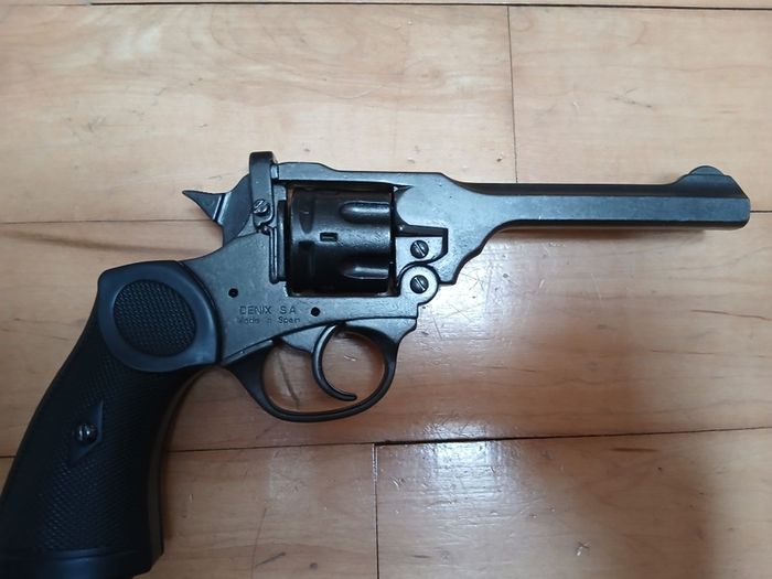 DENIX Webley revolver