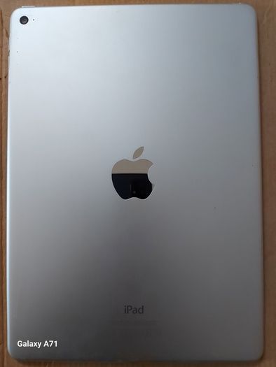 Apple Ipad Air 2, 32GB, in Excellent cosmetic Condition