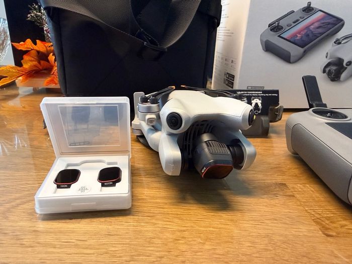 DJI mini 4 pro Fly more combo and extras