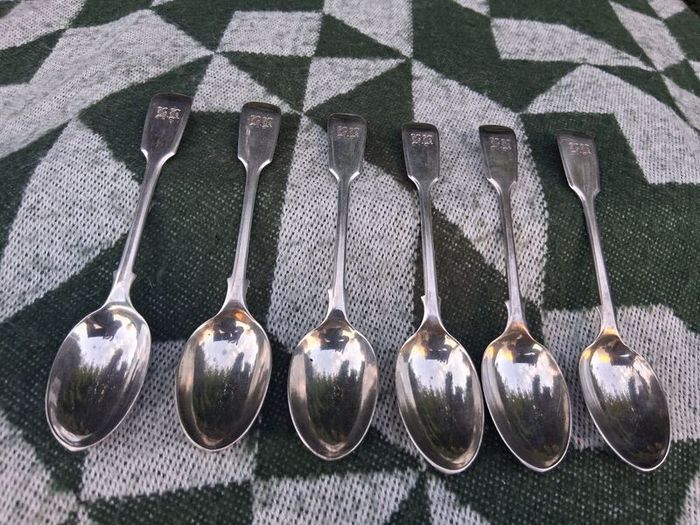 6 X Robert Stebbings Fiddle Pattern Victorian Teaspoons(153 grams)
