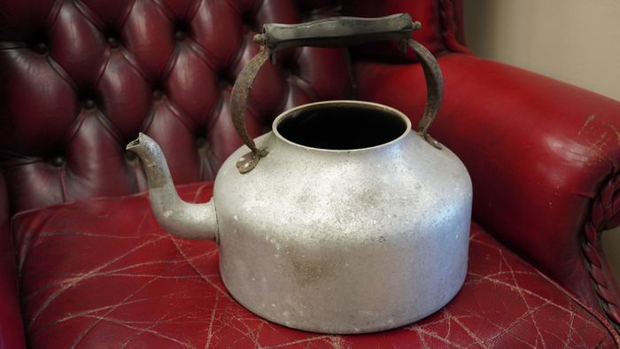 Vintage Castle Brand Nenagh Aluminium Kettle (10 Pint)