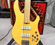Swan Alpha Fretless