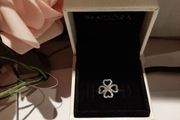 New genuine pandora petals of Love/Shamrock ring