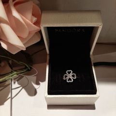 New genuine pandora petals of Love/Shamrock ring