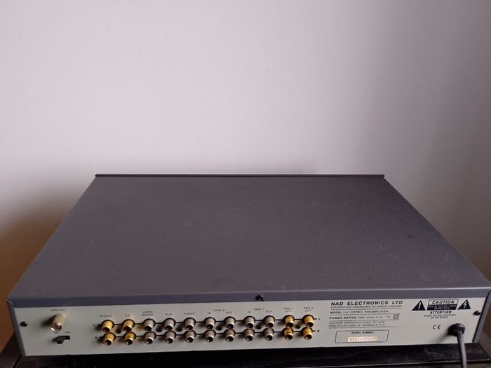NAD 114 preamp