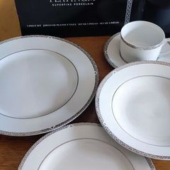 Vintage Royal Doulton Platinum Porcelain 5 piece plate setting