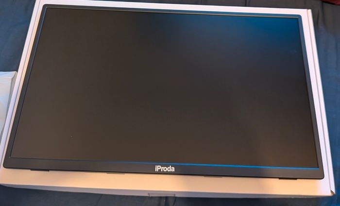 18.5" Portable Monitor - Very thin - 120 Hz - price firm