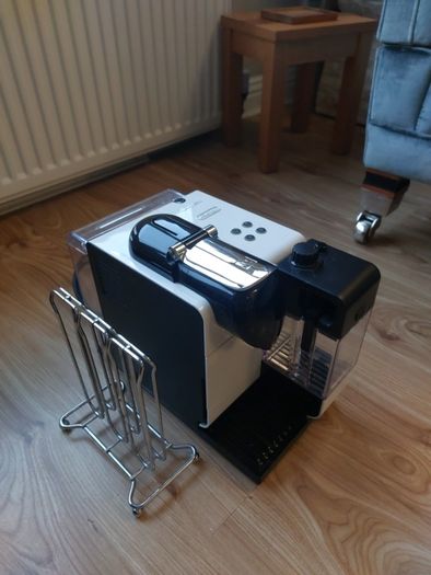 coffee machine and pod holder