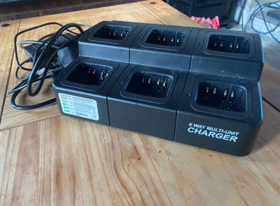 6 Way Motorola Radio Walkie Talkie Charger
