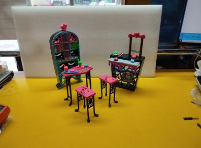 Monster High Beast Bites Cafe Creepateria playset