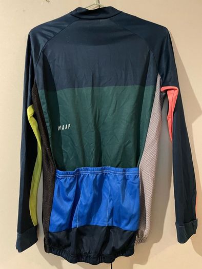 Women's cycling tops (2)