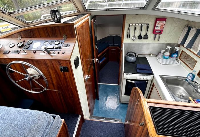Aquafibre 32 Motor Cruiser
