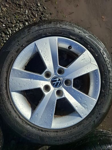 16" Vw Alloys with tyres